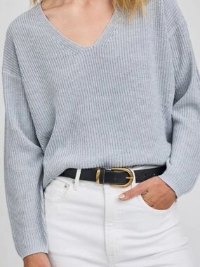 Rachel Zoe Woman'sV-Neck Rib Knit Sweater in Light Gray